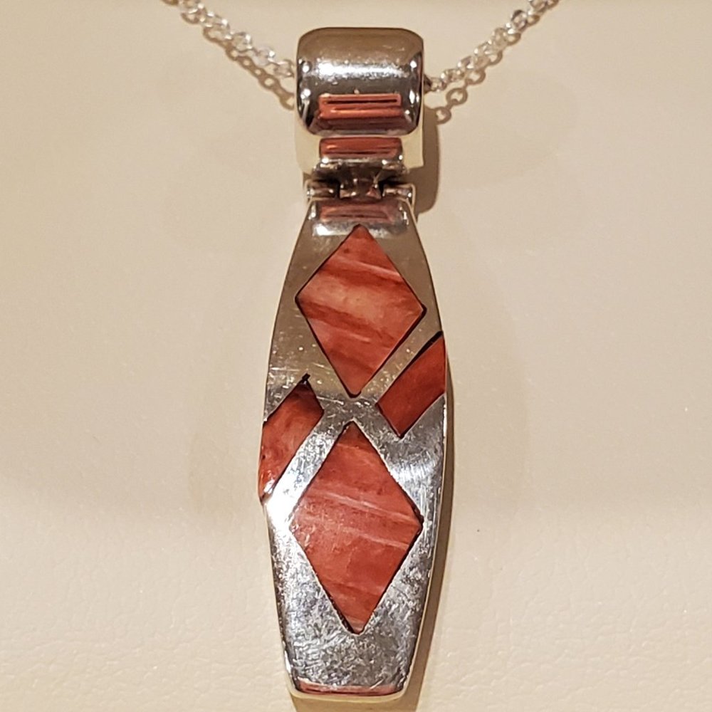 NWOT PERUVIAN Pedant  950 High Quality Silver Coral Stone